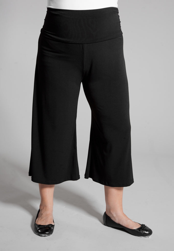 Super Comfy Plus Size Bottoms | Essential Gaucho Pants in Black
